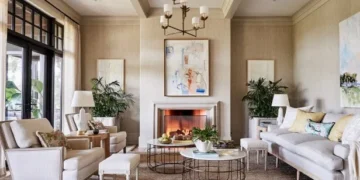 Natural Texture Meets Bold Style: Grasscloth & Animal Wallpaper Ideas