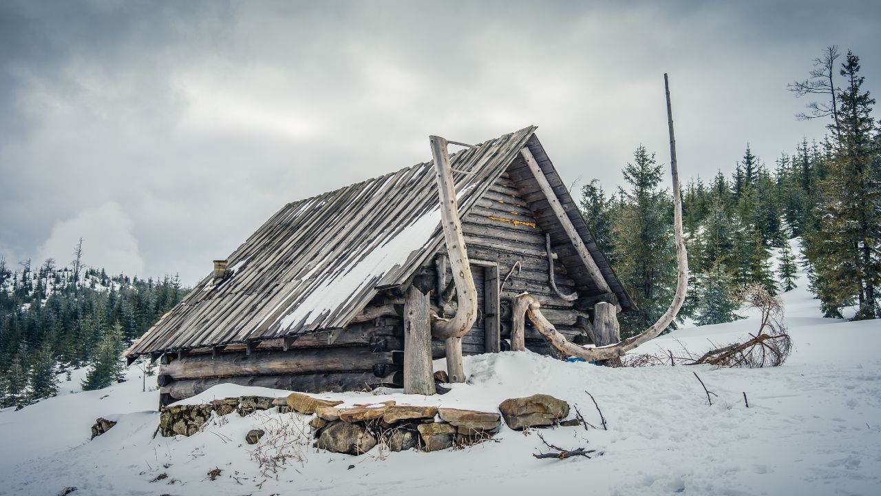 How Freeze Thaw Cycles Slowly Damage Your Roof